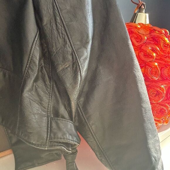 Vintage Black Leather Jacket - Picture 14 of 16